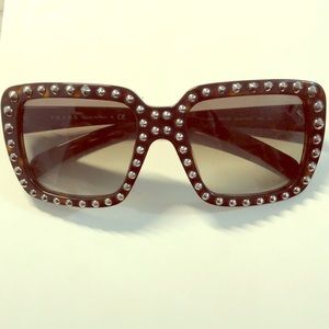 Prada sunglasses 🕶